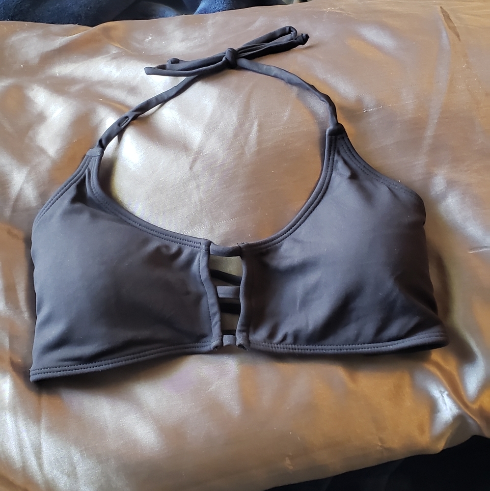 Black midori top.